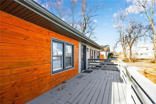 $257,000 | 1402 Southwest Jefferson Street, Lee's Summit, MO 64081