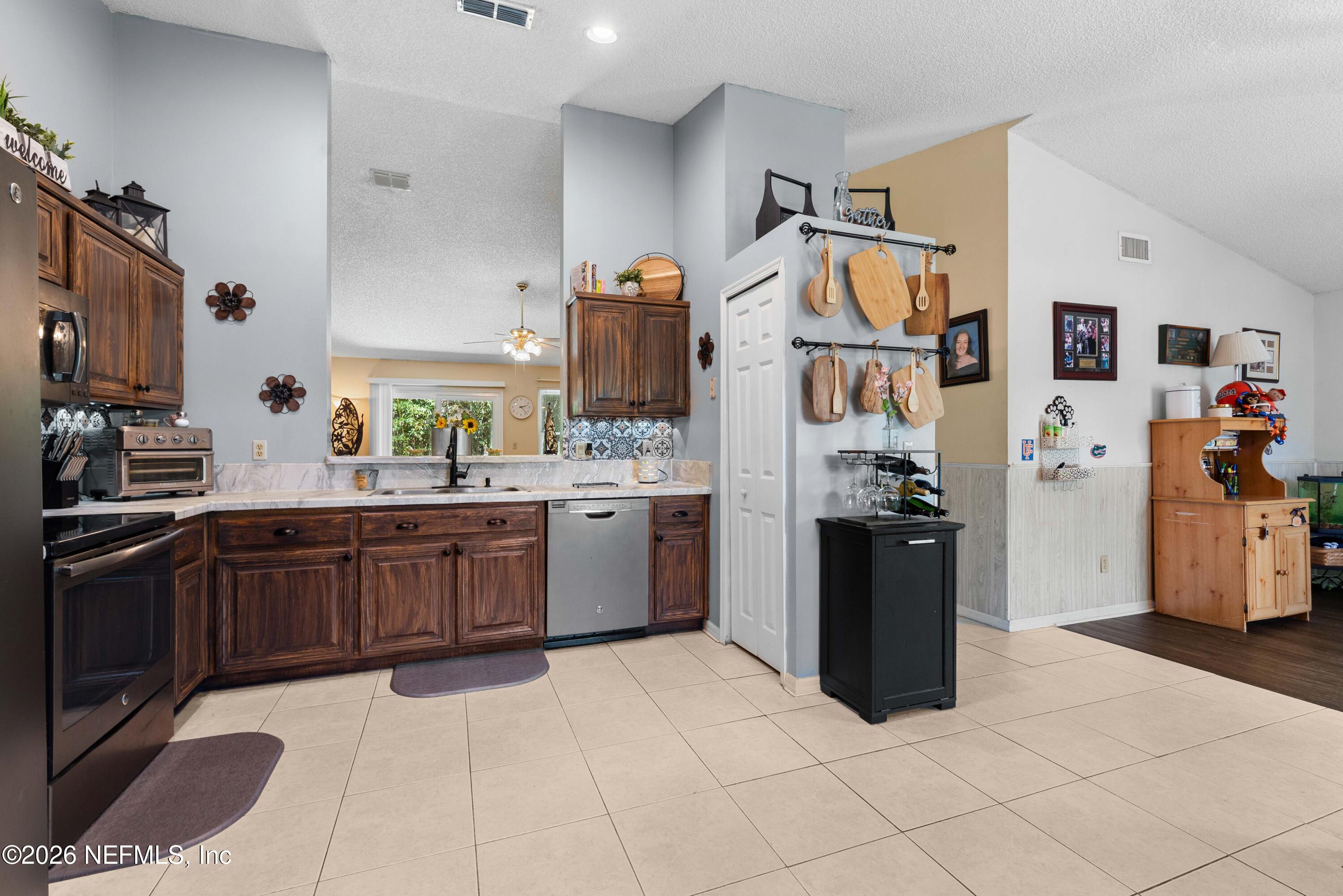1563 Graduation Lane Middleburg, FL 32068 - Photo 10 of 27 1563 Graduation Ln-12