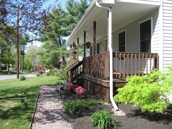 370 Middle Road Acushnet, MA 02743 - Photo 4 of 28 Gallery Image 4