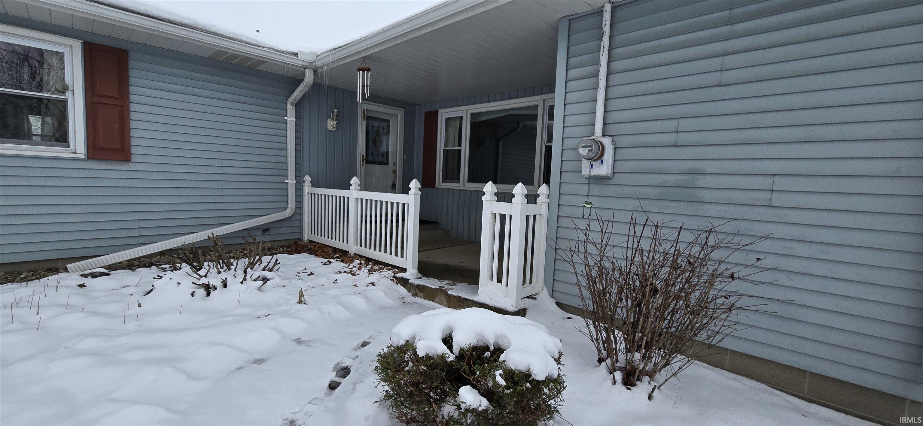 10942 North Ogden Road North Manchester, IN 46962 - Photo 2 of 36
