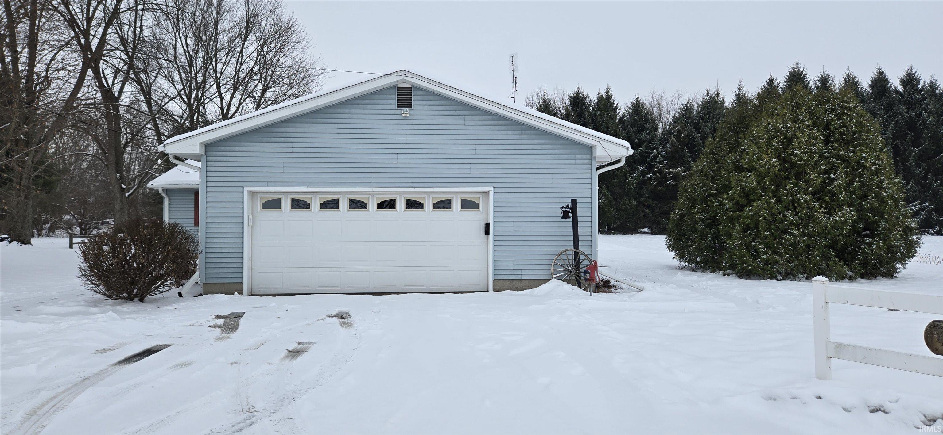 10942 North Ogden Road North Manchester, IN 46962 - Photo 3 of 36