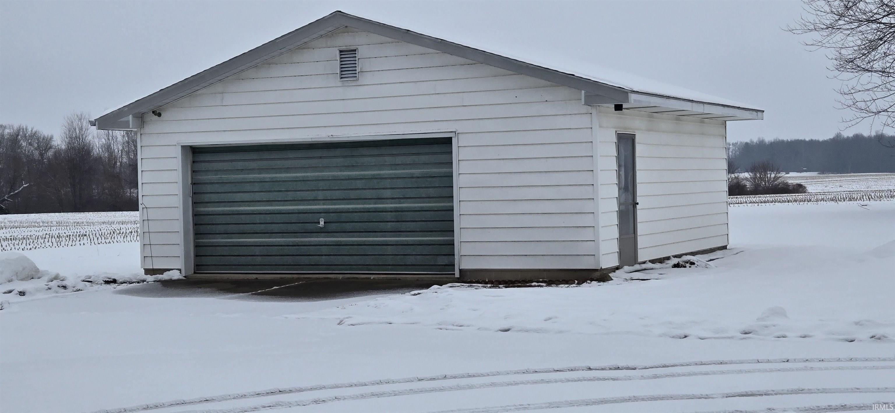 10942 North Ogden Road North Manchester, IN 46962 - Photo 5 of 36