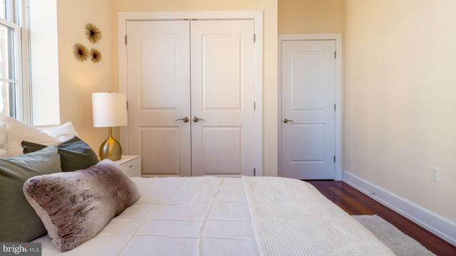 $1,052,196 | 215 I Street Northeast, Unit 304, Washington, DC 20002