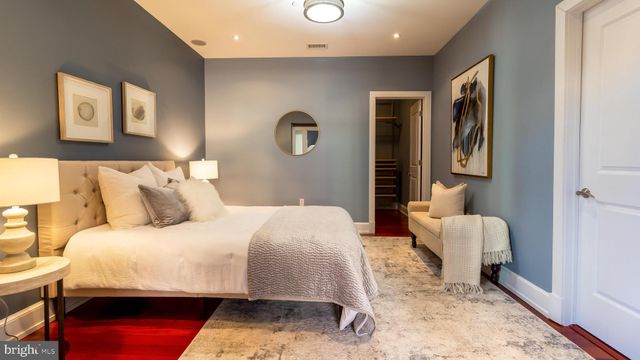 $1,052,196 | 215 I Street Northeast, Unit 304, Washington, DC 20002