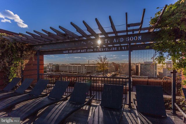 $1,052,196 | 215 I Street Northeast, Unit 304, Washington, DC 20002