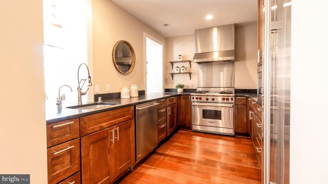$1,052,196 | 215 I Street Northeast, Unit 304, Washington, DC 20002