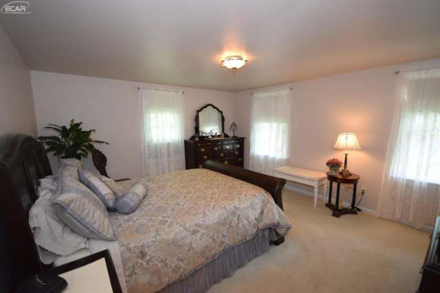 17420 Hickory Ridge Road Fenton, MI 48430 - Photo 16 of 25 21175221-15.JPG