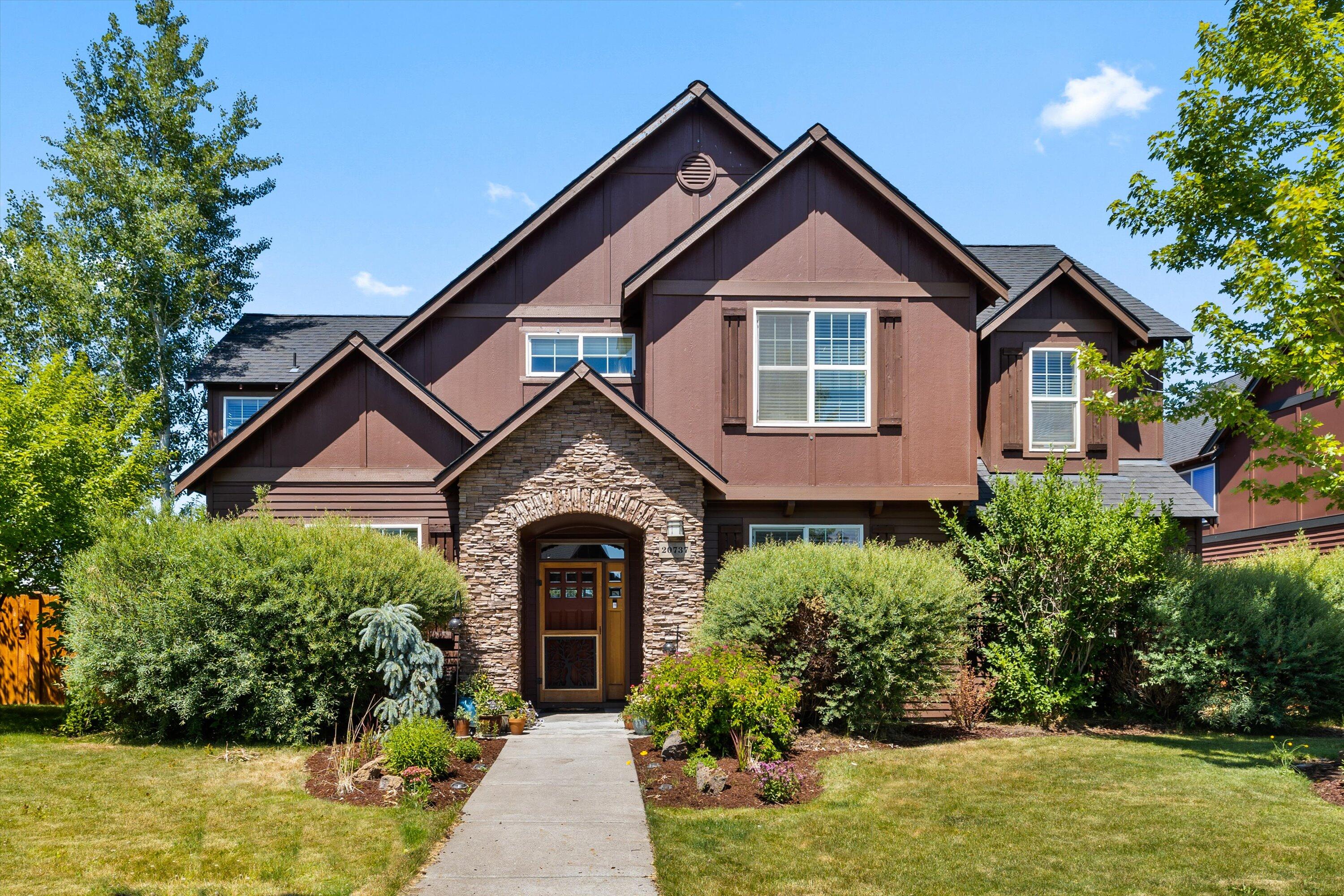 20737 Kilbourne Loop Bend, OR 97701 - Photo 1 of 29 Front view