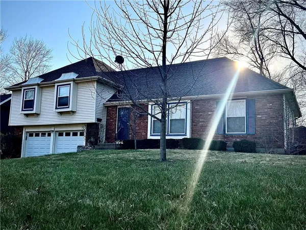 $355,000 | 9350 Lamar Avenue, Overland Park, KS 66207
