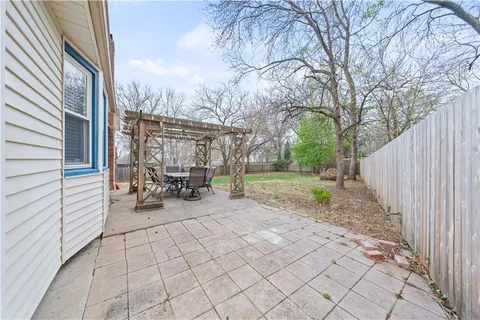 $355,000 | 9350 Lamar Avenue, Overland Park, KS 66207