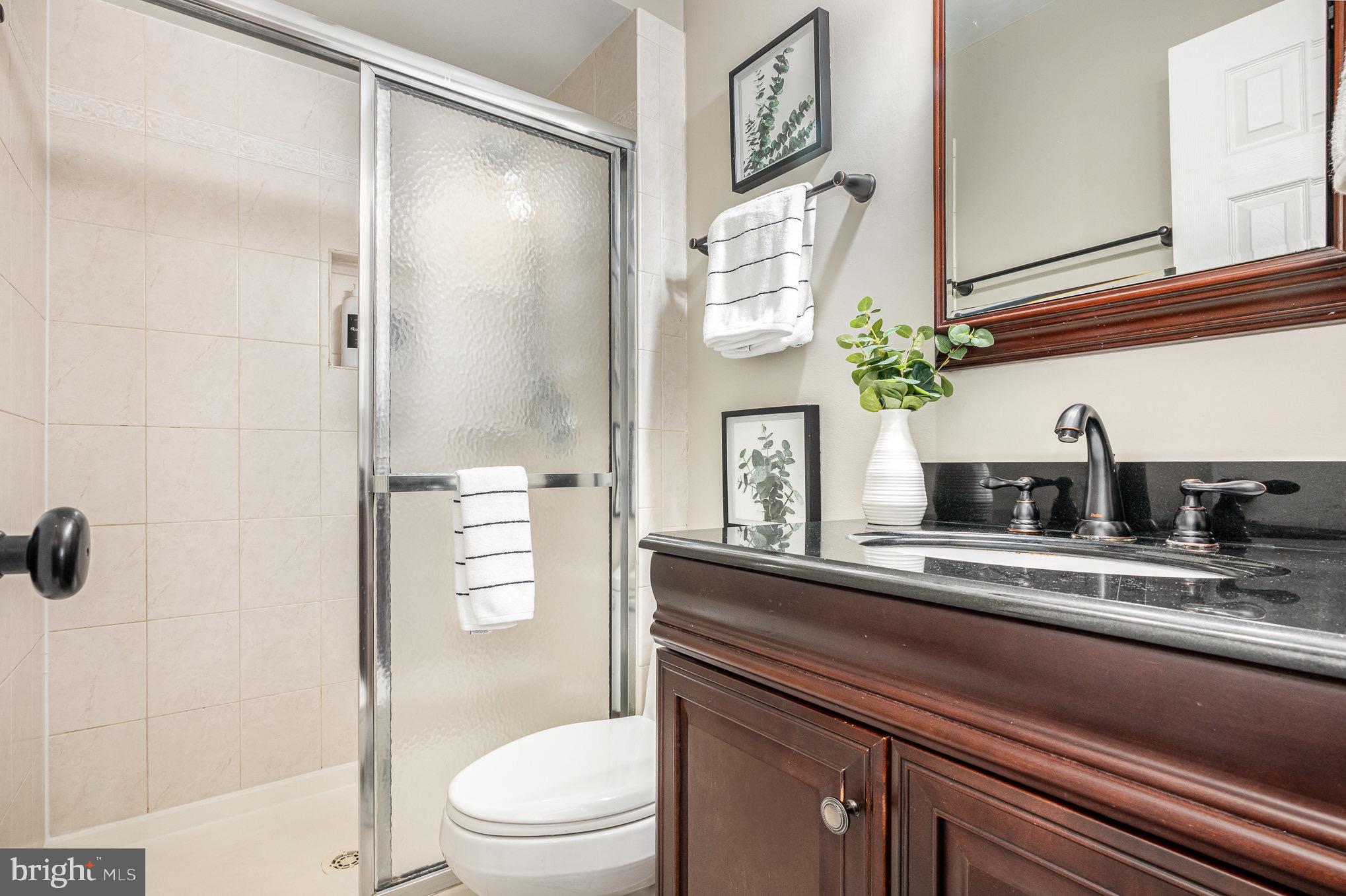 5917 Kingsford Road, Unit 366 Springfield, VA 22152 - Photo 13 of 51 Primary bathroom