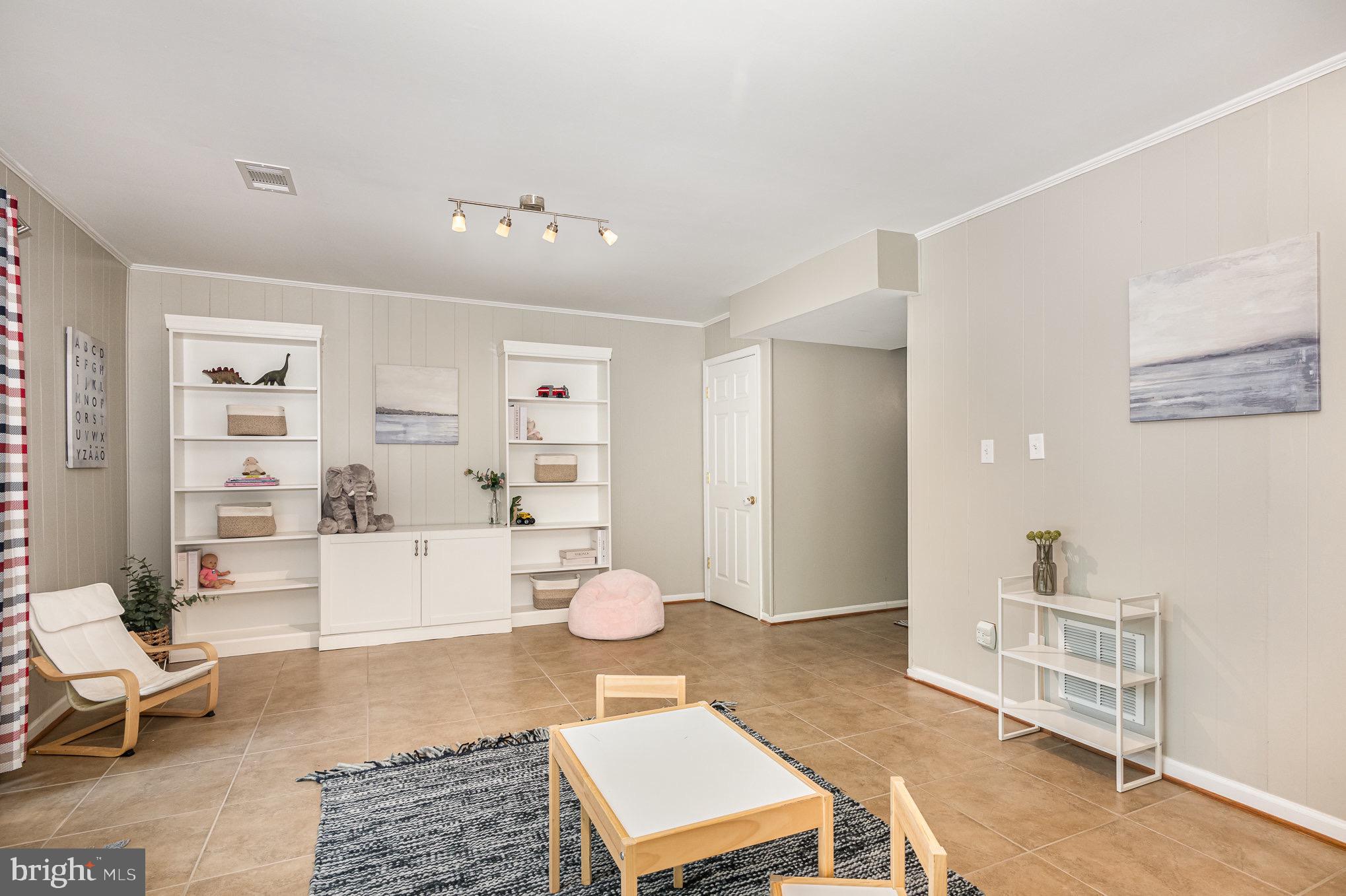 5917 Kingsford Road, Unit 366 Springfield, VA 22152 - Photo 20 of 51 Lower level Family room