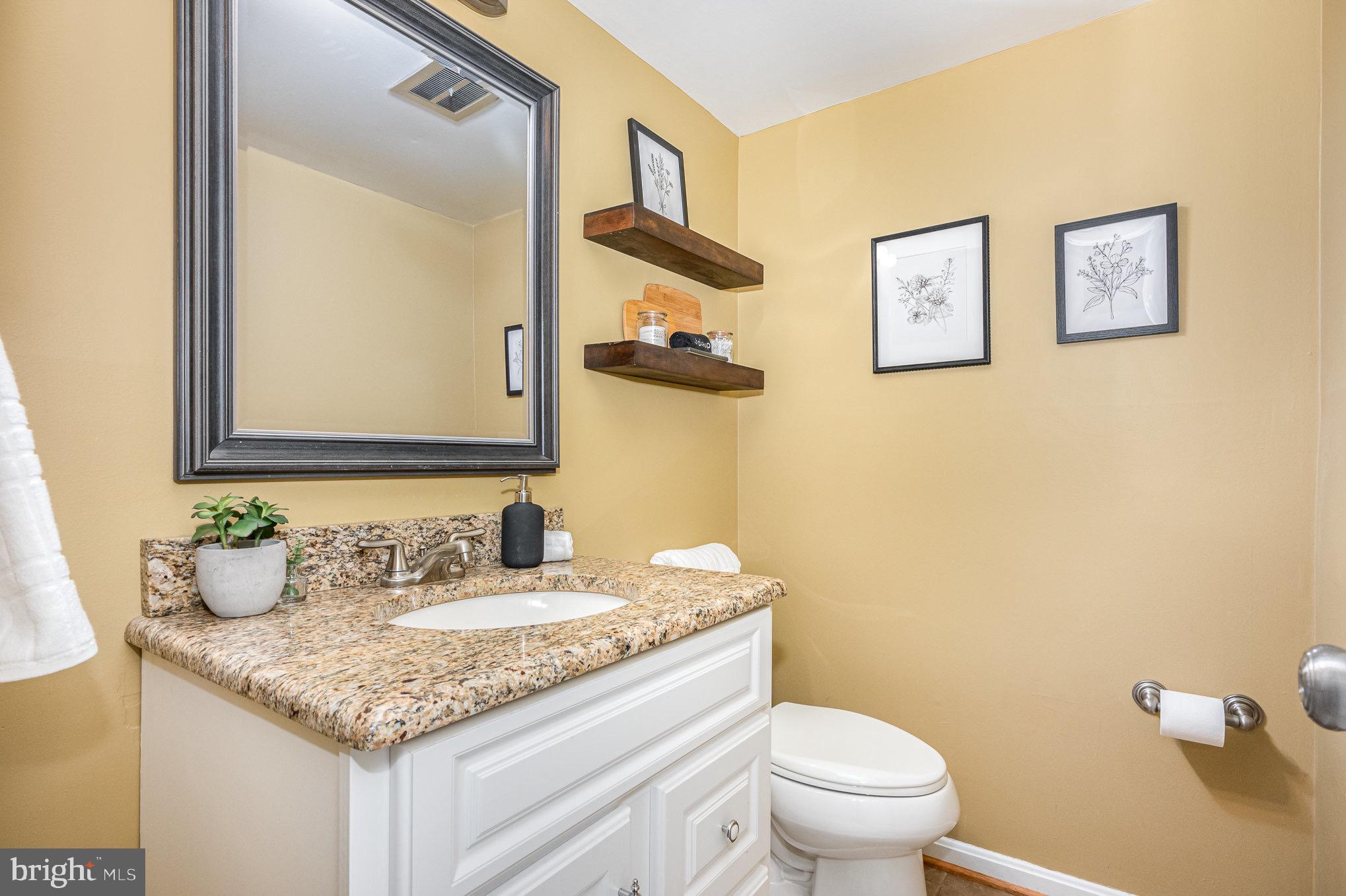 5917 Kingsford Road, Unit 366 Springfield, VA 22152 - Photo 22 of 51 Lower level powder room