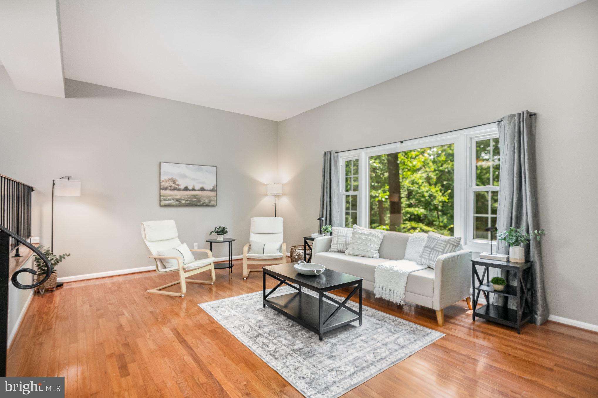 5917 Kingsford Road, Unit 366 Springfield, VA 22152 - Photo 5 of 51 Spacious living room