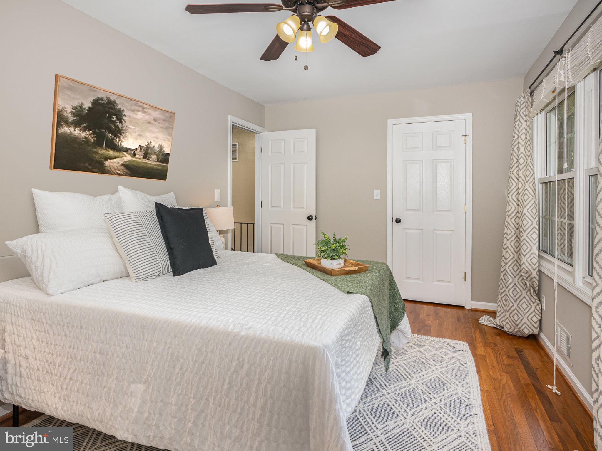 5917 Kingsford Road, Unit 366 Springfield, VA 22152 - Photo 10 of 51 Primary bedroom with ensuite bath