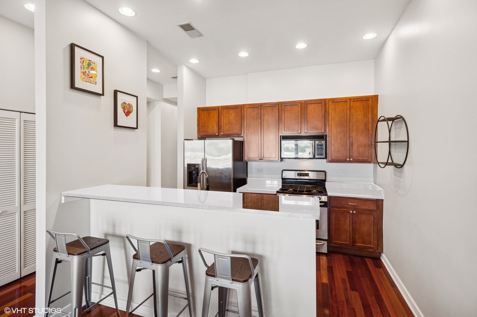 3021 West Armitage Avenue, Unit 404 Chicago, IL 60647 - Photo 7 of 22