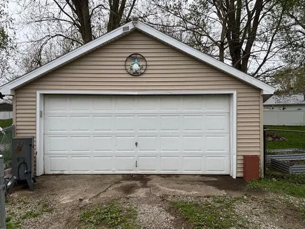 $164,900 | 565 Riverside Avenue, Adrian, MI 49221