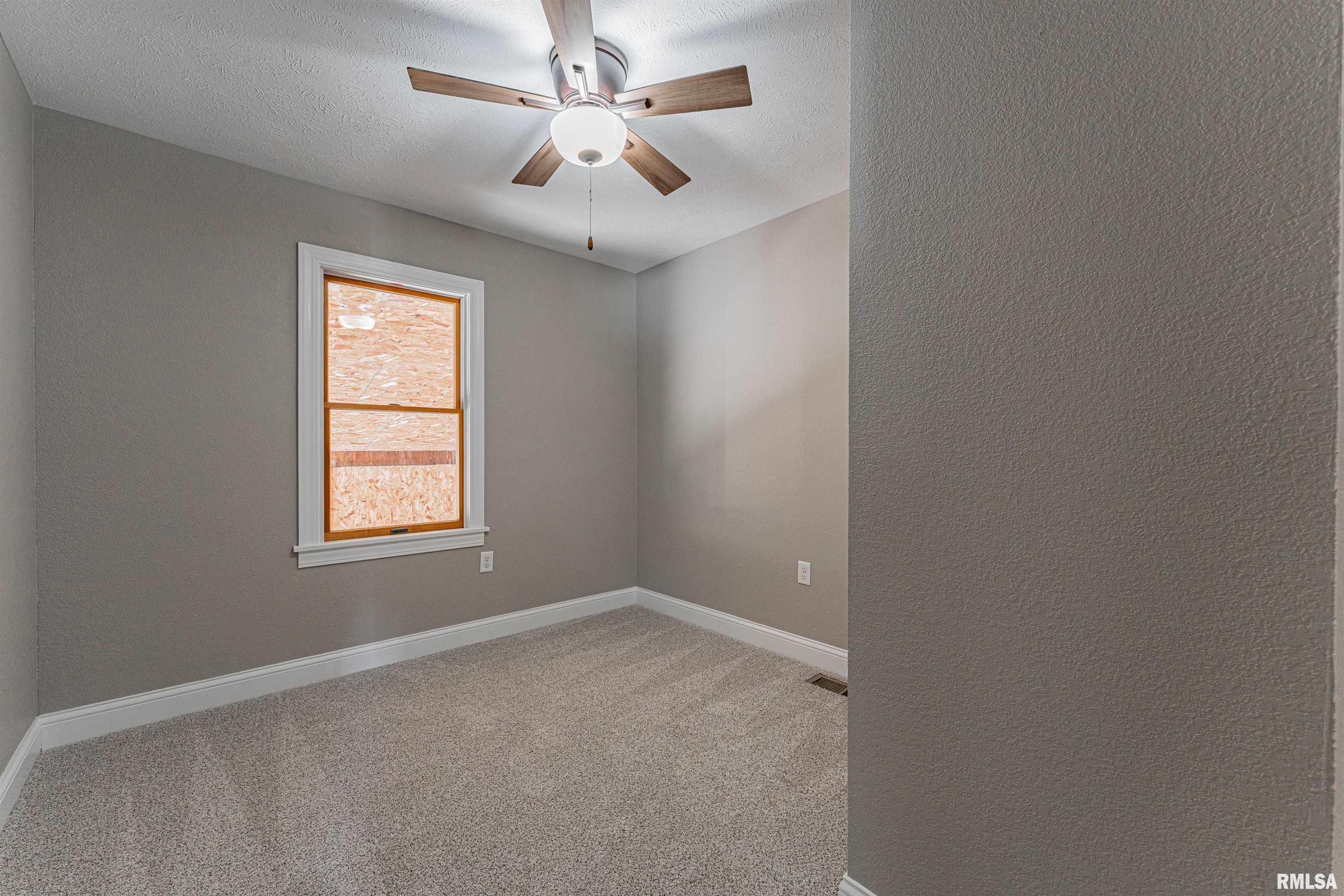 703 South Kickapoo Street Lincoln, IL 62656 - Photo 19 of 42