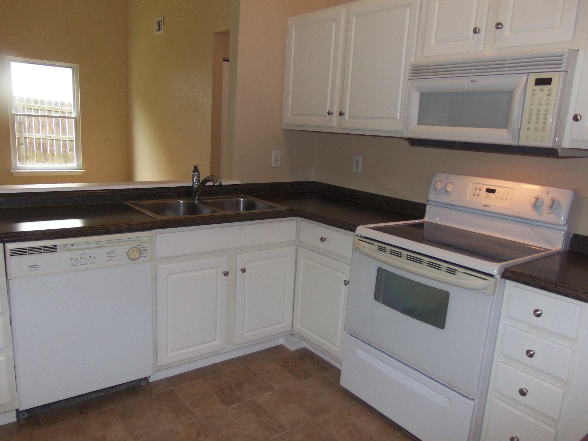 147 Manchester Road Summerville, SC 29486 - Photo 16 of 17 Kitchen