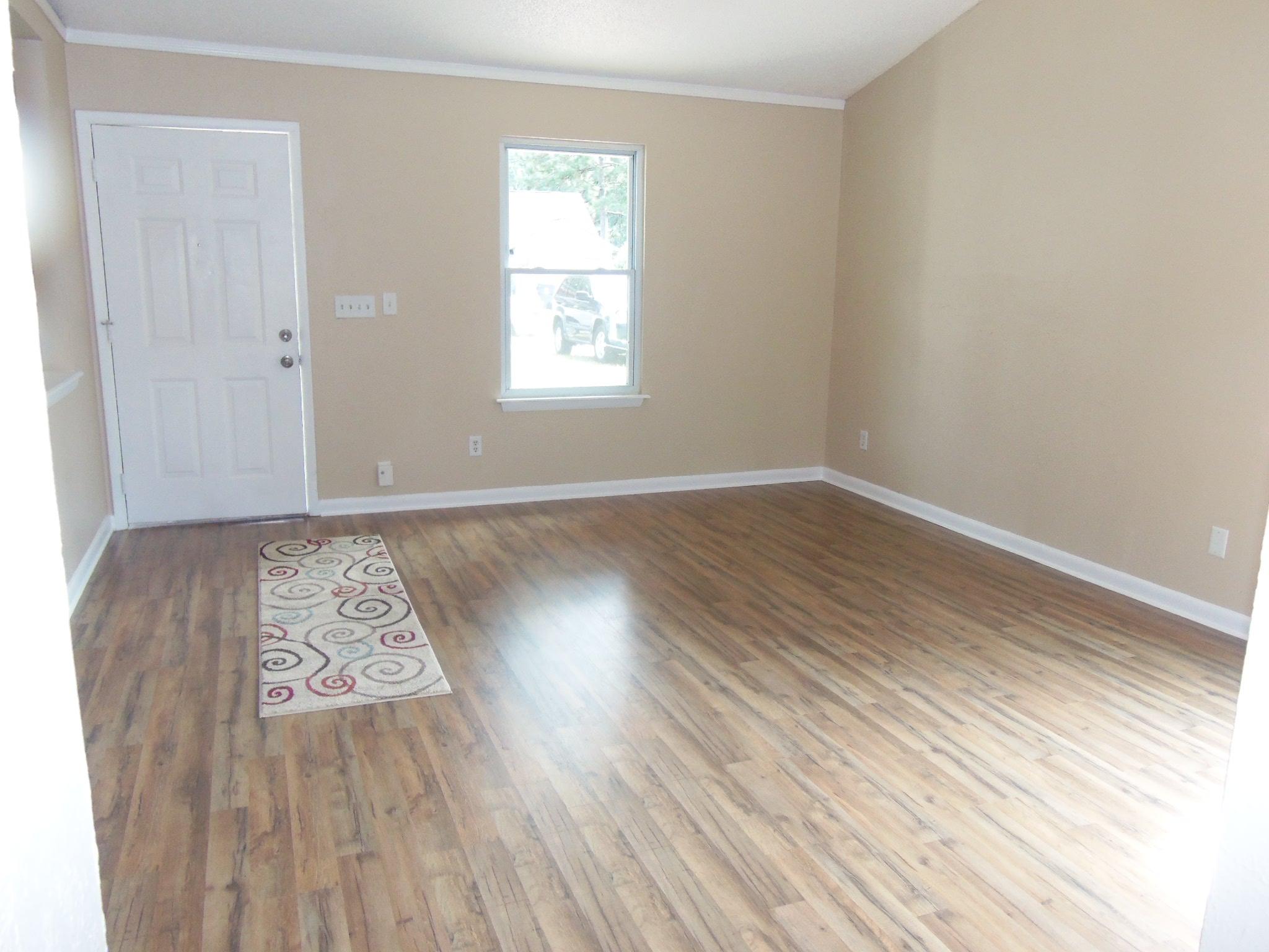 147 Manchester Road Summerville, SC 29486 - Photo 9 of 17 Living Room