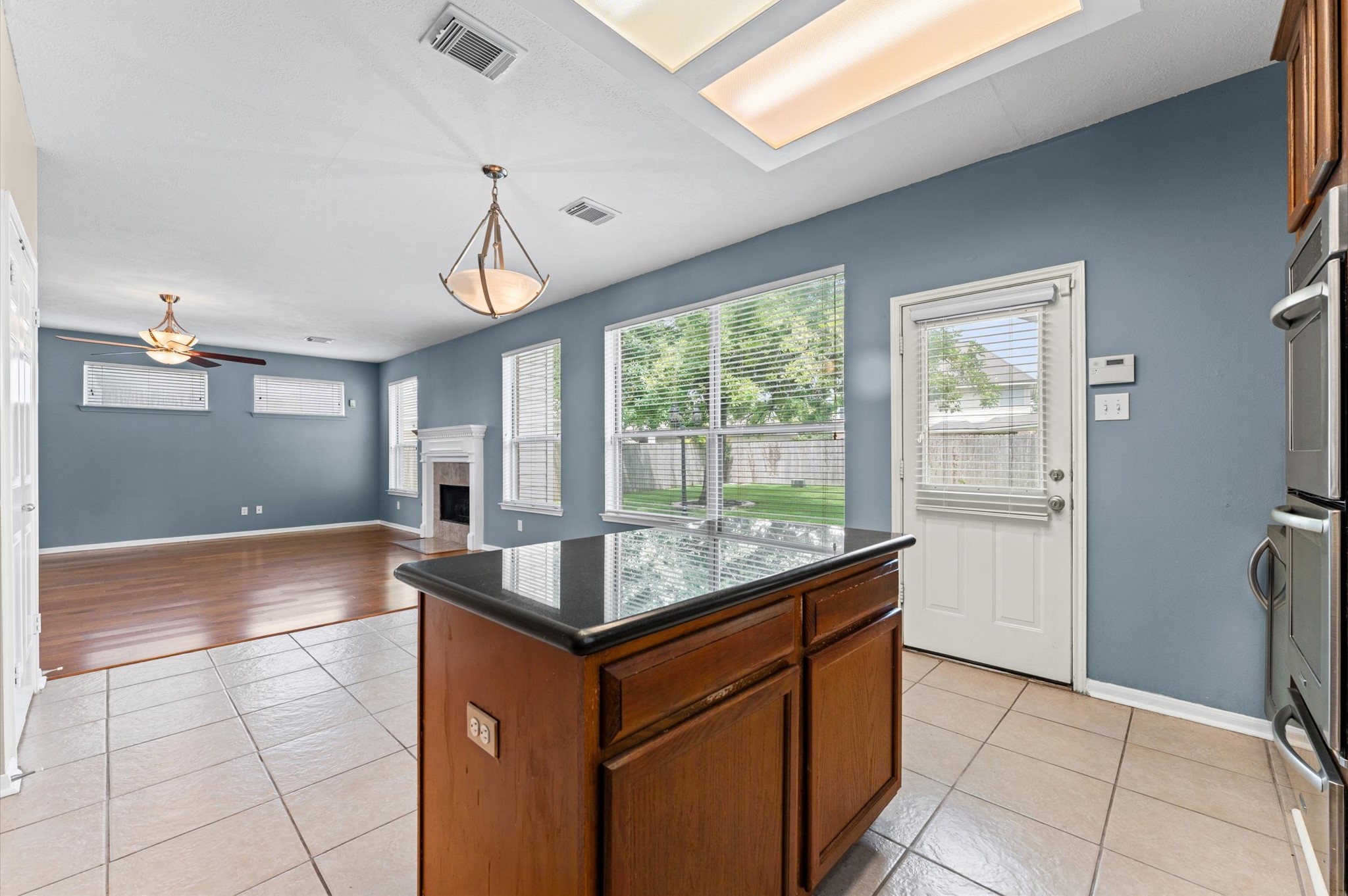 9202 State Walk Circle Houston, TX 77064 - Photo 9 of 25