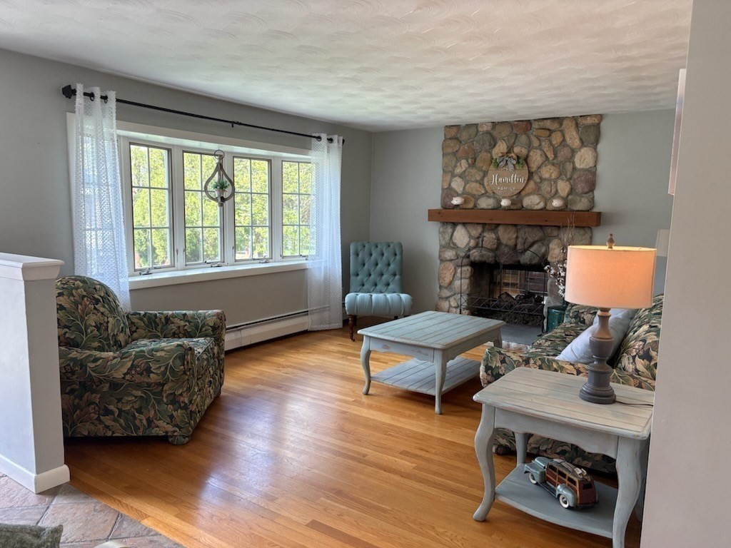 31 Columbus Road Woburn, MA 01801 - Photo 4 of 27