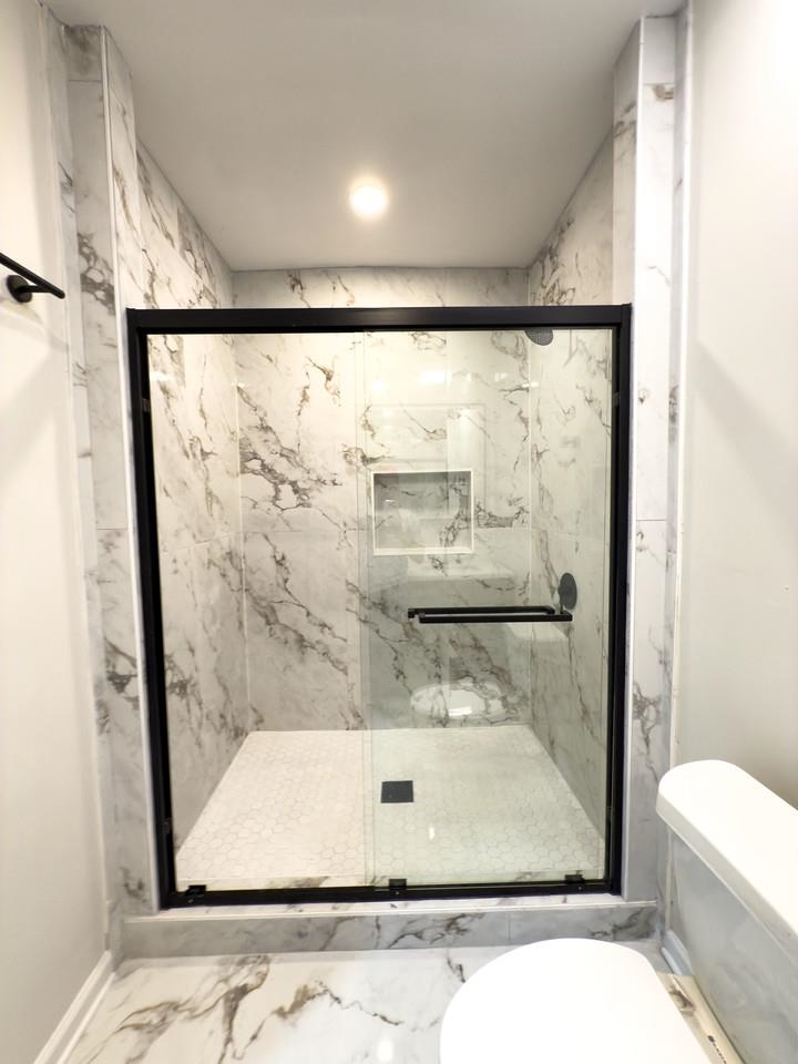 4103 Orleans Road Memphis, TN 38116 - Photo 14 of 32 a bathroom with a shower