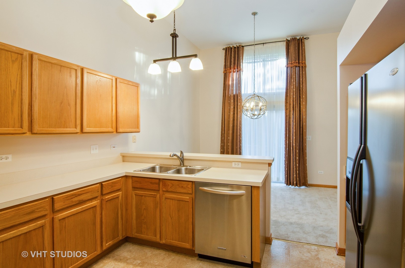 384 Gladstone Lane Elgin, IL 60120 - Photo 4 of 10