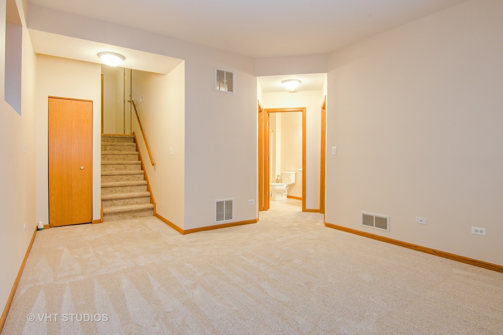 384 Gladstone Lane Elgin, IL 60120 - Photo 6 of 10