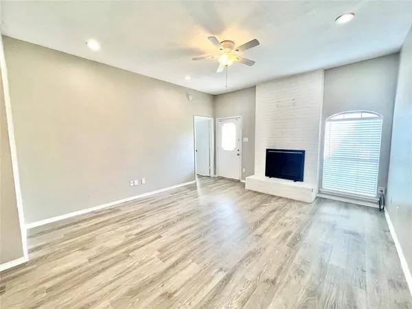 $1,595 | 2403 Kingsford Court, Arlington, TX 76017