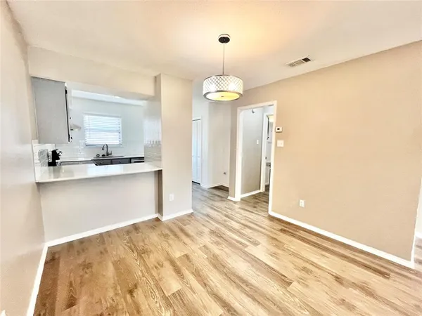 $1,595 | 2403 Kingsford Court, Arlington, TX 76017