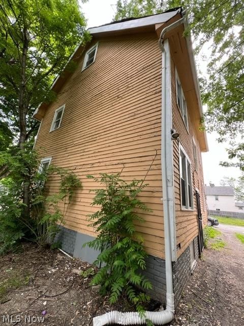 524 East 147th Street Cleveland, OH 44110 - Photo 4 of 22