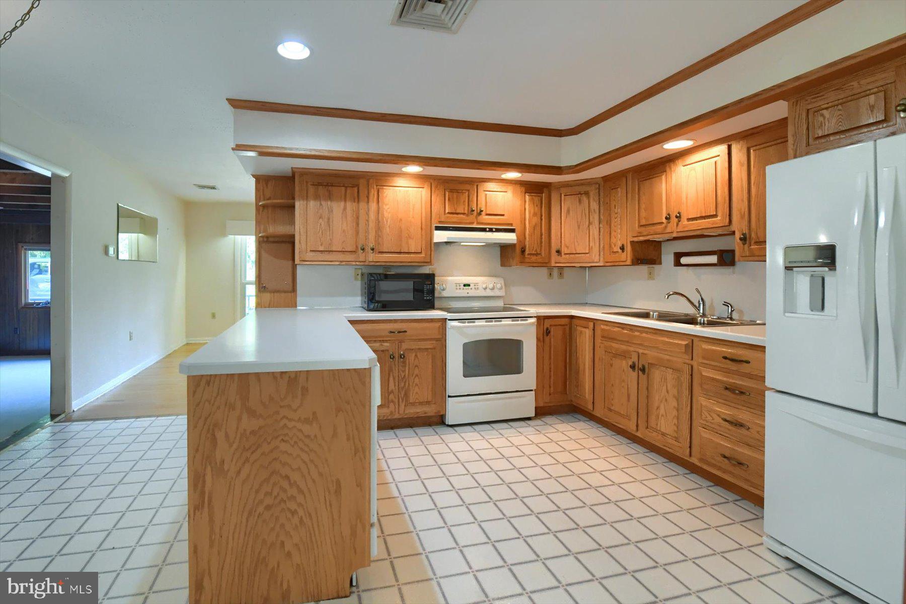 1095 Grove Road Harrisburg, PA 17111 - Photo 8 of 44 Gallery Image 8