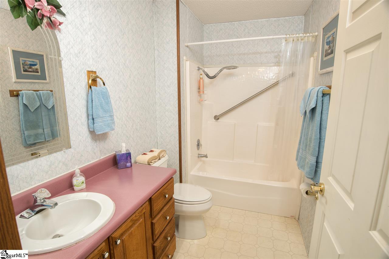 2519 Stagecoach Road Laurens, SC 29360 - Photo 7 of 16