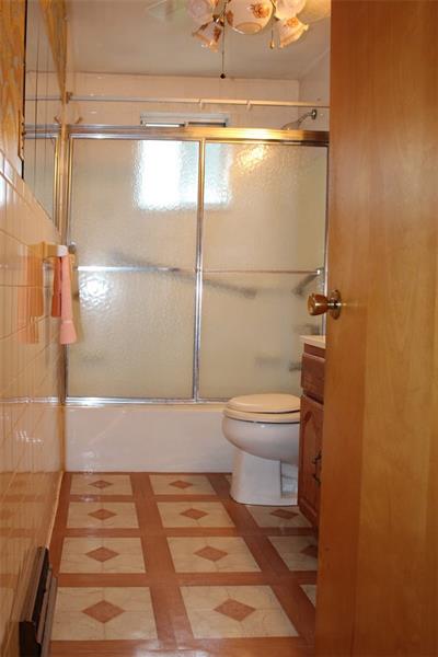 256 South Duffy Road Butler, PA 16001 - Photo 12 of 13 Full Bath main level