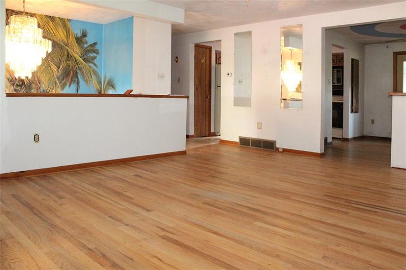 256 South Duffy Road Butler, PA 16001 - Photo 4 of 13 Living room, hard wood floors