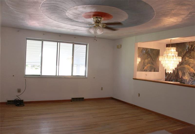 256 South Duffy Road Butler, PA 16001 - Photo 5 of 13 Living room