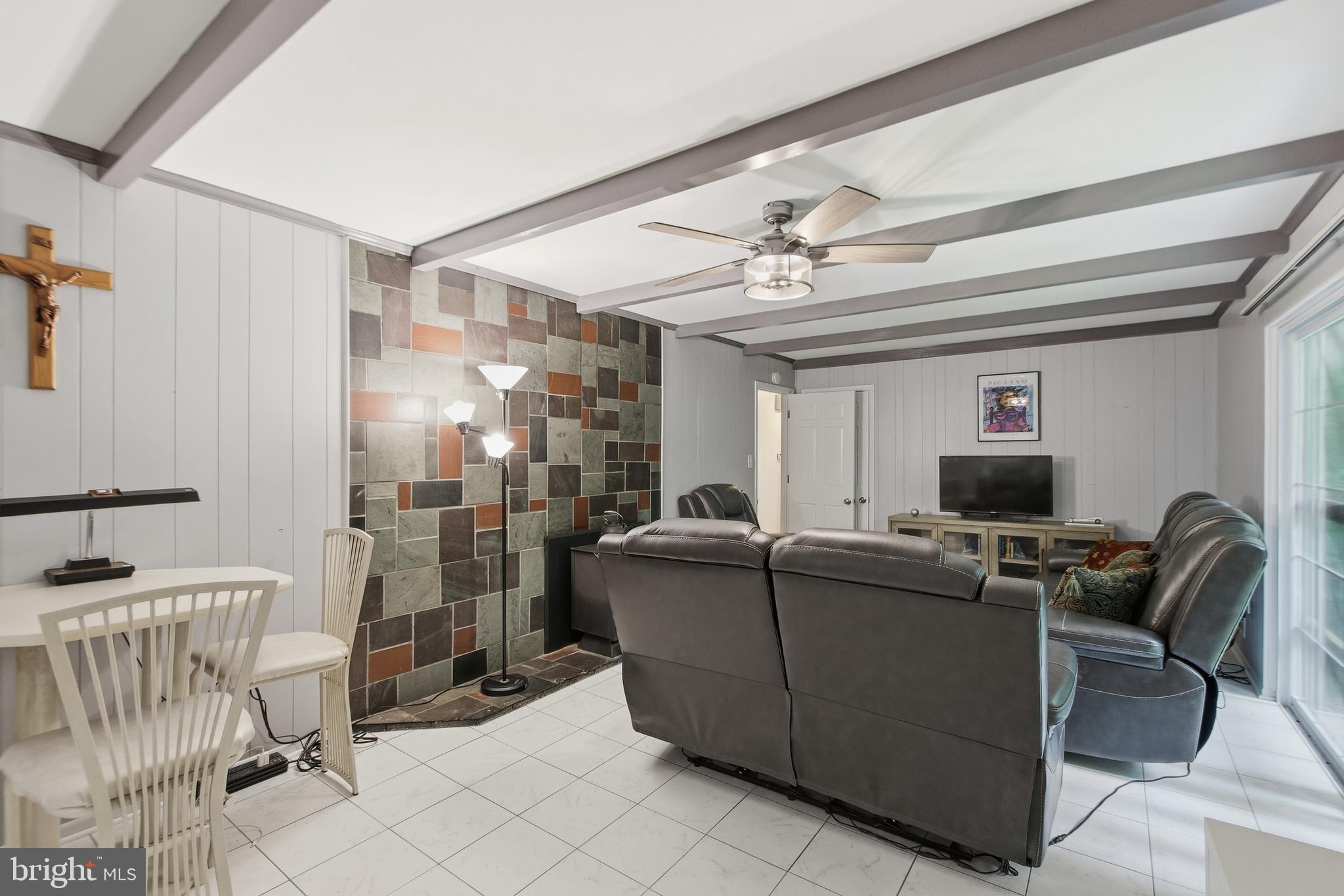 14105 Manchester Road Upper Marlboro, MD 20774 - Photo 16 of 51 family room