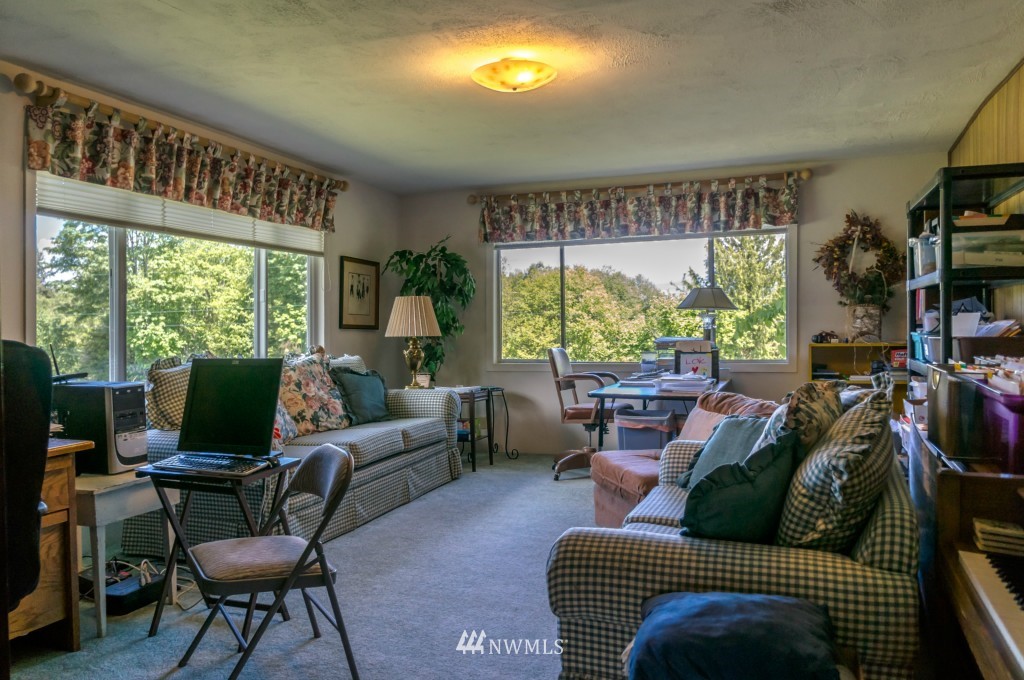 11033 Tulin Road Northeast Kingston, WA 98346 - Photo 13 of 23 Gallery Image 13
