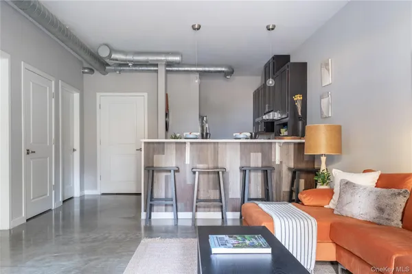 $270,000 | 128 Vineyard Avenue, Unit 106, Highland, NY 12528