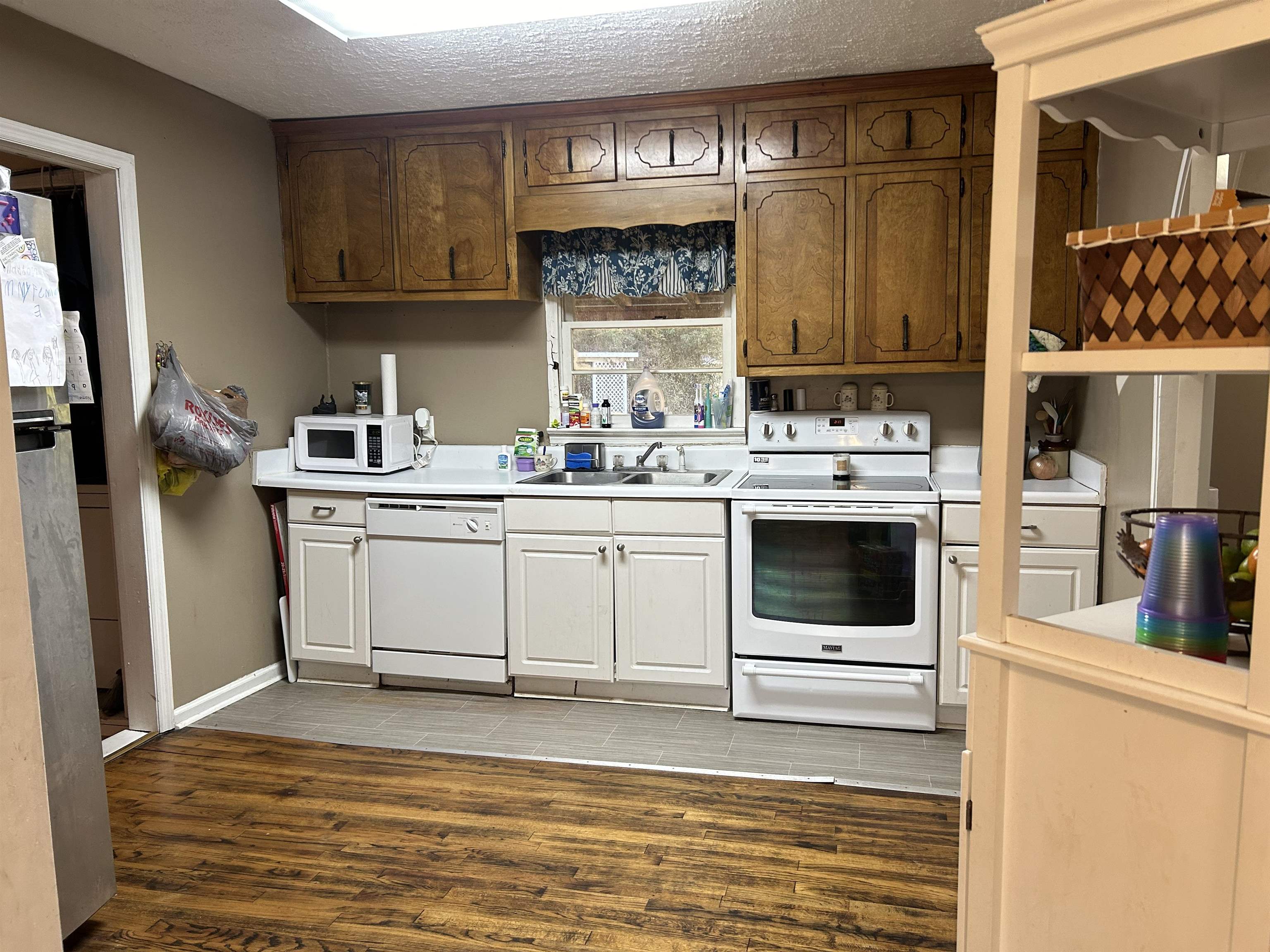 32140 Buzbee Road Daphne, AL 36527 - Photo 3 of 10 Kitchen