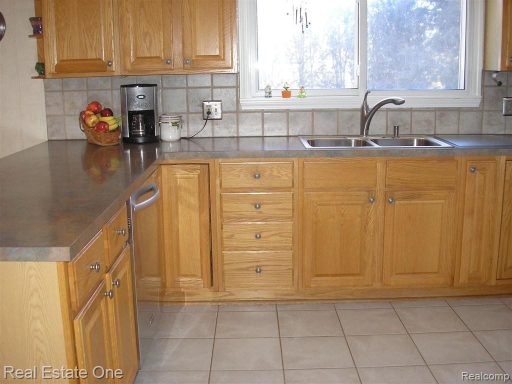 863 Spartan Drive Rochester, MI 48309 - Photo 14 of 25 P1010701.JPG