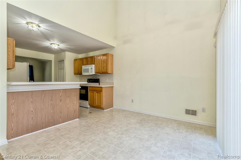 9721 Stark Road Livonia, MI 48150 - Photo 12 of 44