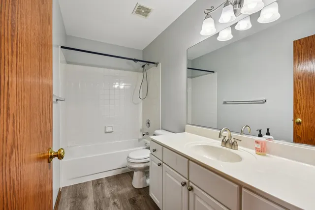 $319,000 | 1428 Charleston Court, Geneva, IL 60134