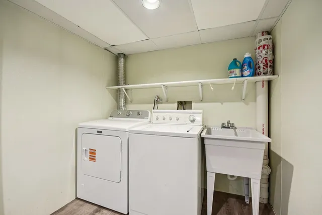 $319,000 | 1428 Charleston Court, Geneva, IL 60134