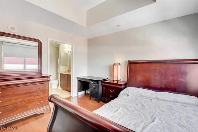 $2,944 | 150 South Las Vegas Boulevard, Unit 1016, Las Vegas, NV 89101