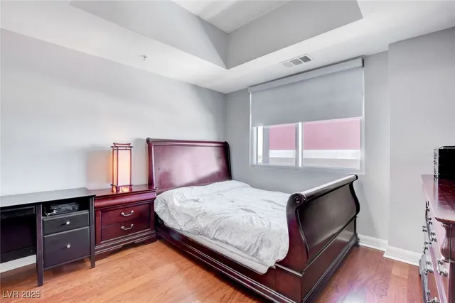 $2,944 | 150 South Las Vegas Boulevard, Unit 1016, Las Vegas, NV 89101