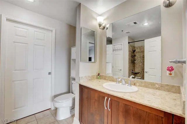 $2,944 | 150 South Las Vegas Boulevard, Unit 1016, Las Vegas, NV 89101