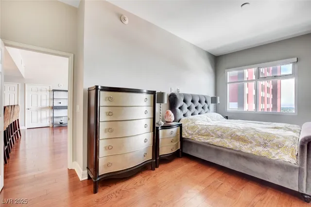 $2,944 | 150 South Las Vegas Boulevard, Unit 1016, Las Vegas, NV 89101