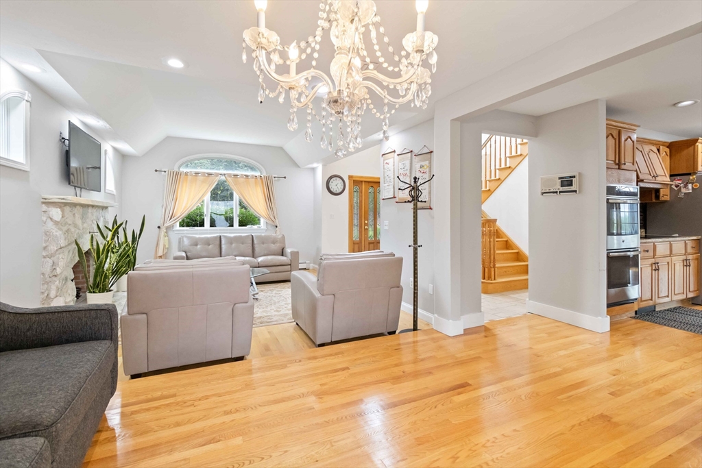 141 Gardiner Road Quincy, MA 02169 - Photo 6 of 35